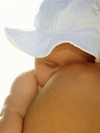 Кормление грудью и прививка