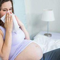 Простуда при беременности: как лечить в каждом триместре?