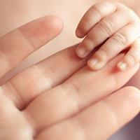 Ломкие ногти у детей: причины и лечение